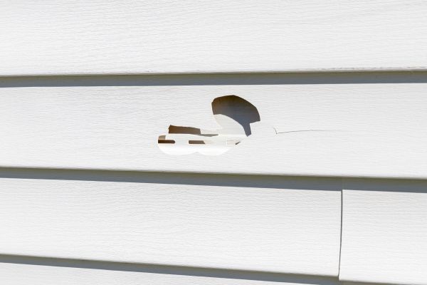 Cost of White Vinyl Siding Repair in Norwalk